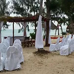 Dolphin Safari Lodge