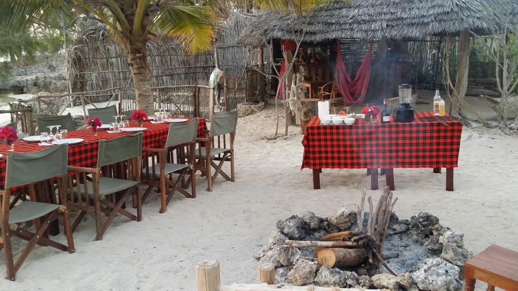 Dolphin Safari Lodge